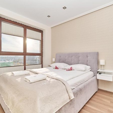 Apartment Wroclaw Krakowska With Balcony And Free Garage By Noclegi Renters Esterno foto