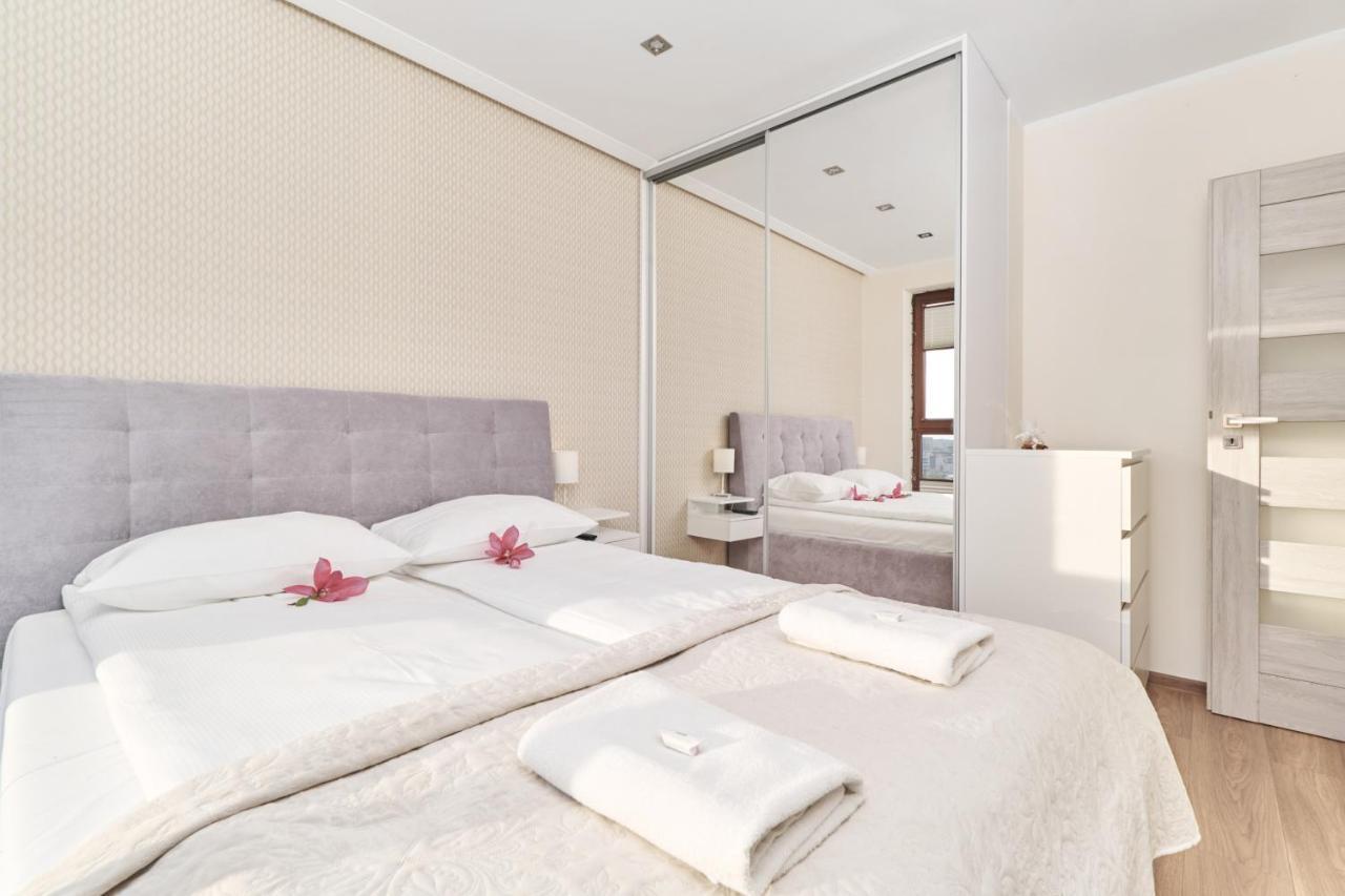 Apartment Wroclaw Krakowska With Balcony And Free Garage By Noclegi Renters Esterno foto