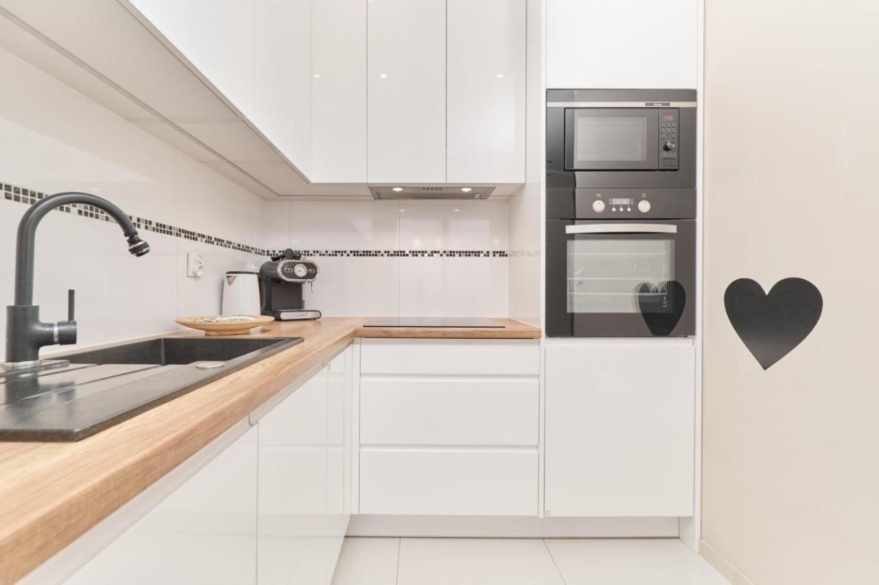 Apartment Wroclaw Krakowska With Balcony And Free Garage By Noclegi Renters Esterno foto