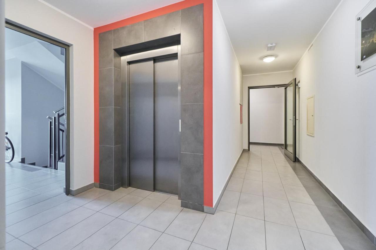 Apartment Wroclaw Krakowska With Balcony And Free Garage By Noclegi Renters Esterno foto