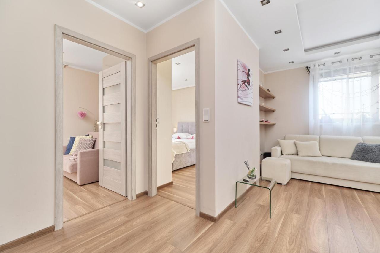 Apartment Wroclaw Krakowska With Balcony And Free Garage By Noclegi Renters Esterno foto