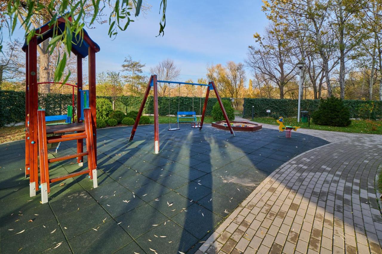 Apartment Wroclaw Krakowska With Balcony And Free Garage By Noclegi Renters Esterno foto