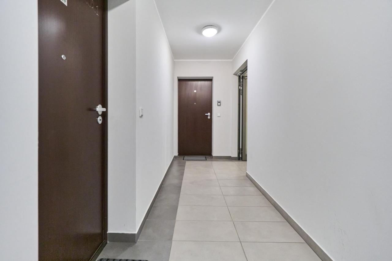 Apartment Wroclaw Krakowska With Balcony And Free Garage By Noclegi Renters Esterno foto