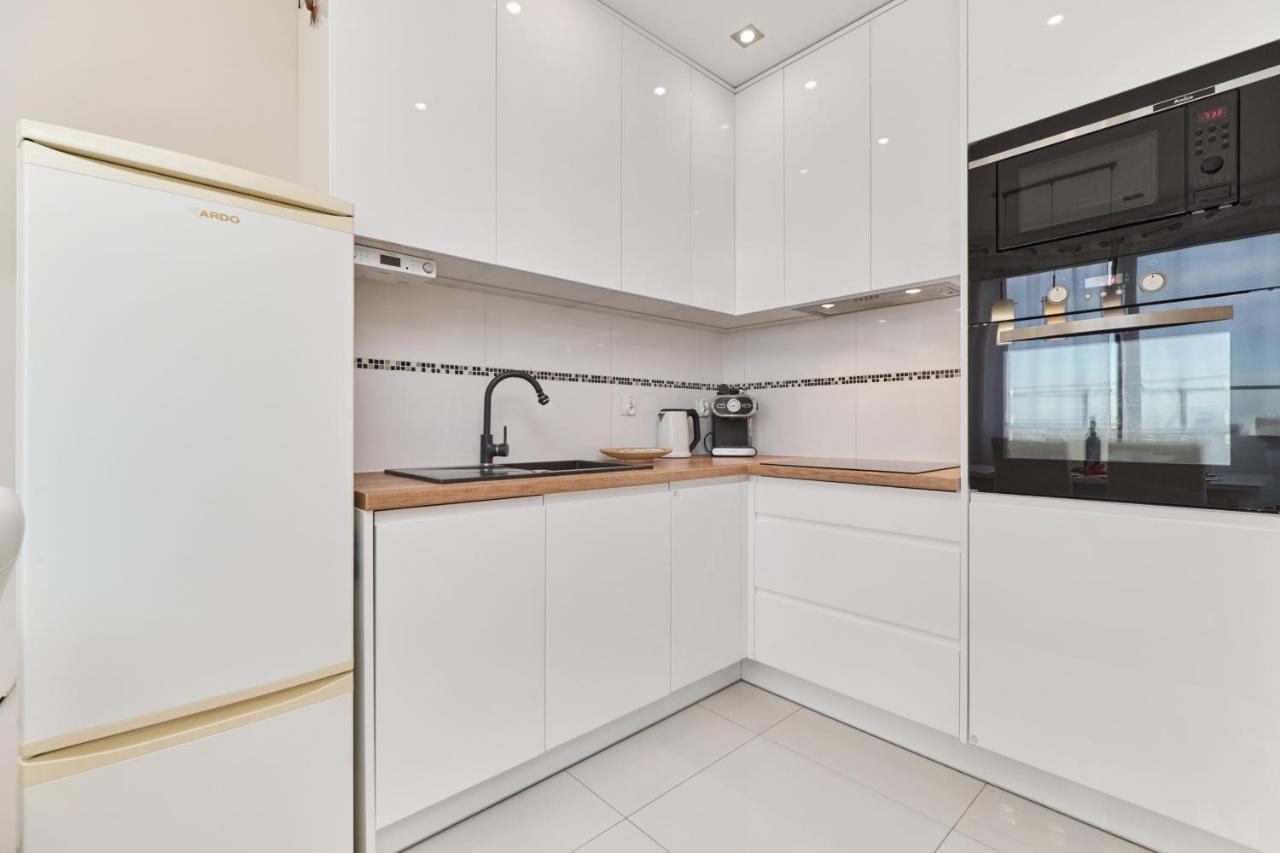 Apartment Wroclaw Krakowska With Balcony And Free Garage By Noclegi Renters Esterno foto