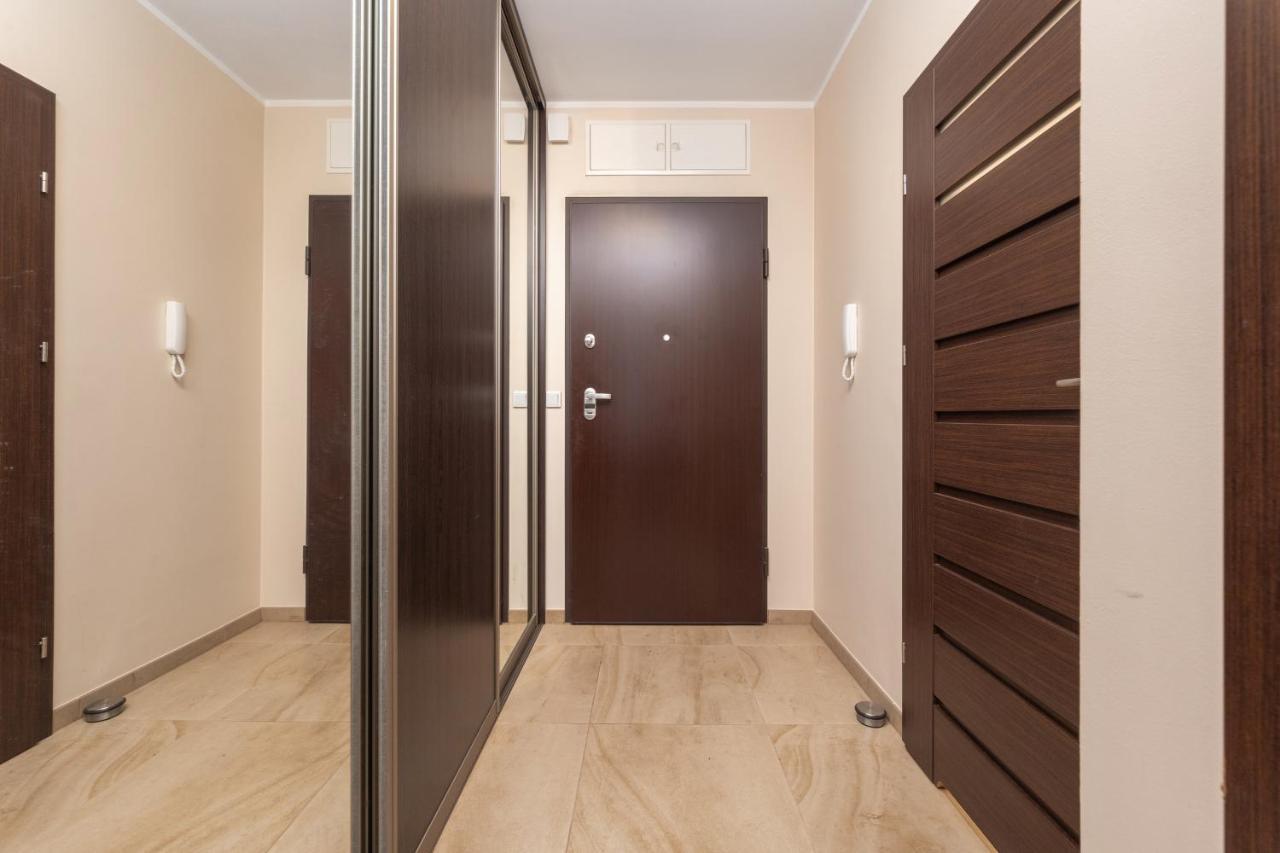 Apartment Wroclaw Krakowska With Balcony And Free Garage By Noclegi Renters Esterno foto